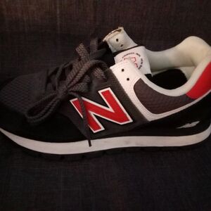 New Balance Men's Black and Red Athletic Sneakers